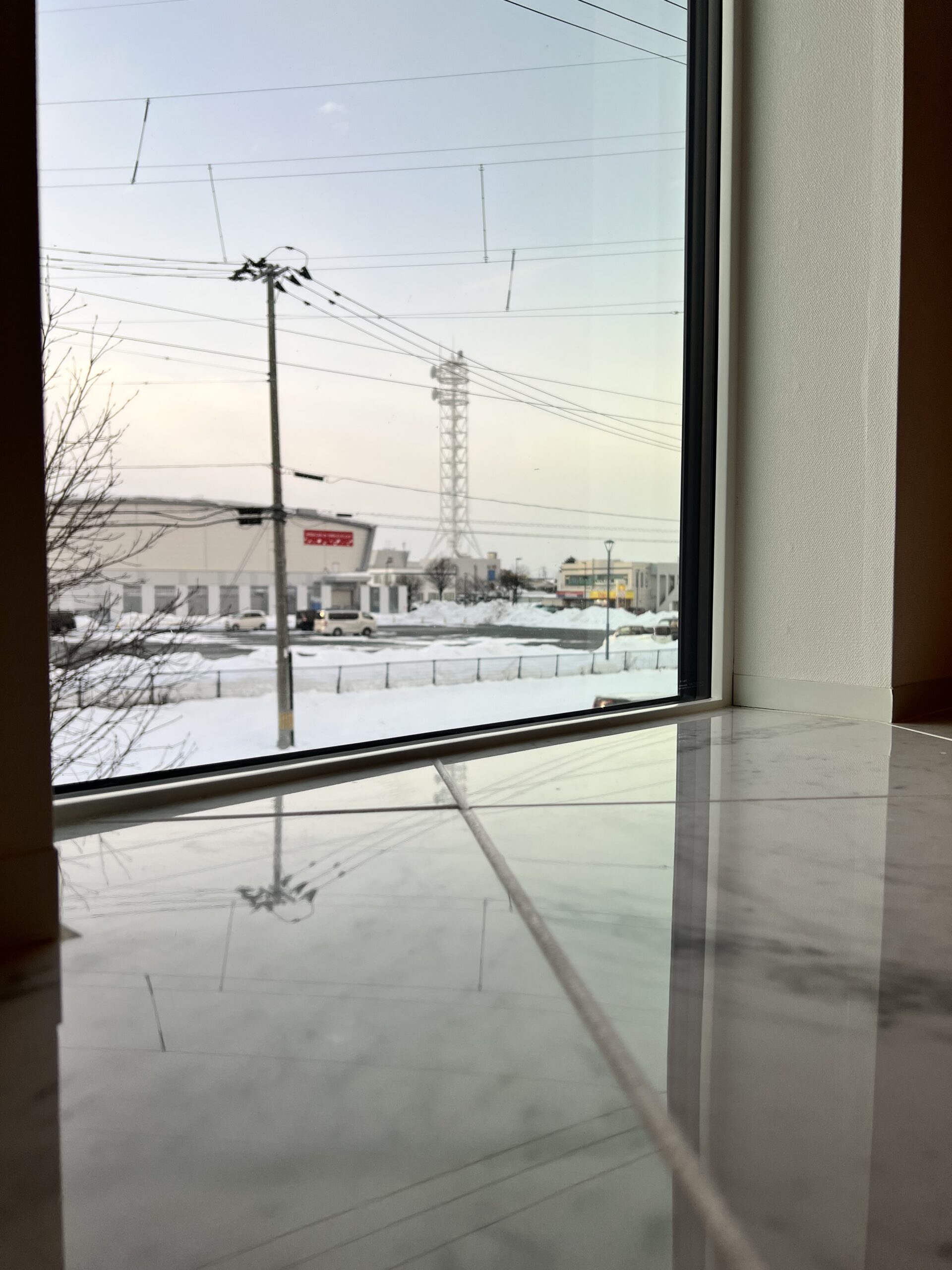 ジョイホーム盛岡みらいえ展示場。トリプルサッシで窓の結露を防ぐ工夫。