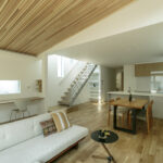 土地の個性を活かした、光を導く設計の家